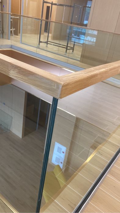 Ограждение лестница  стекл перил