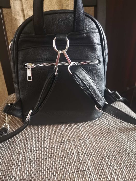 Дамска кожена раница