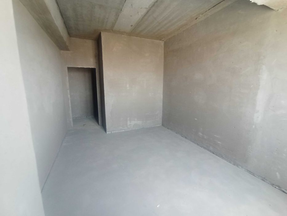 Urganch shahri Imron kafe yonida 2 xonali kvartira sotiladi lift bor.