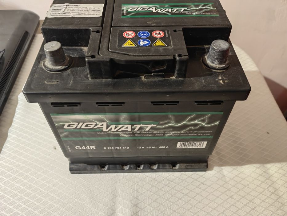 Продавам акумулатор 45Ач.
