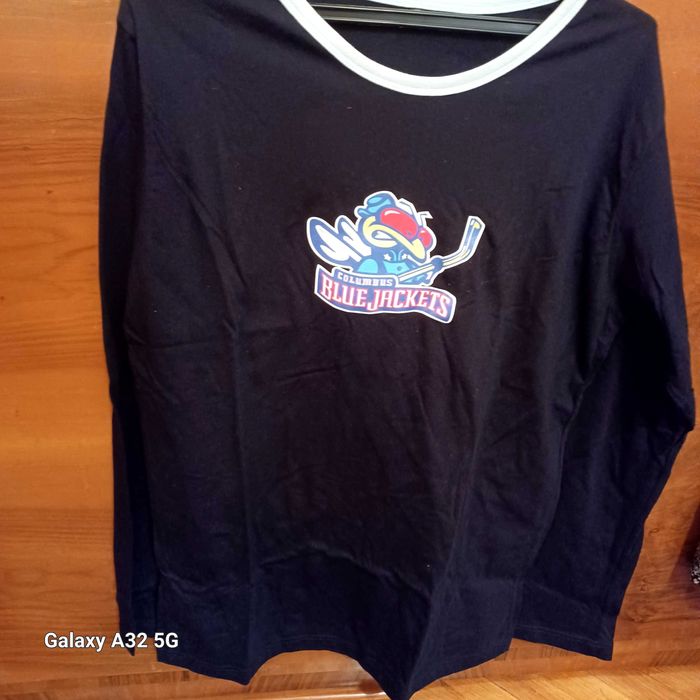 Продавам детски тениски с дълъг ръкав.