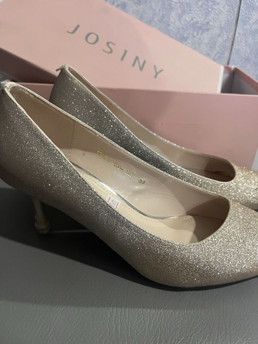 продам туфли josiny