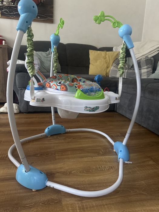 Jumper copii, folosit dar in stare f buna.