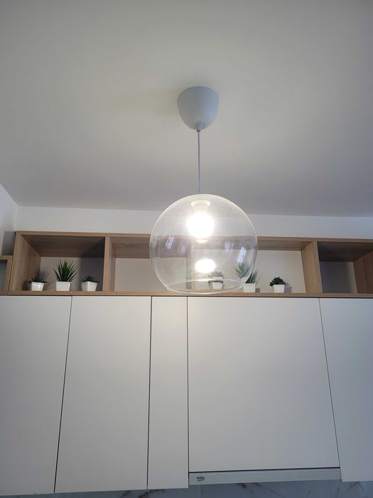 Lampa cu abajur transparent