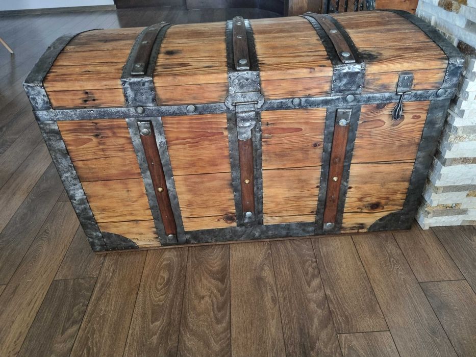 Стар сандък/ракла/скрин/ два броя