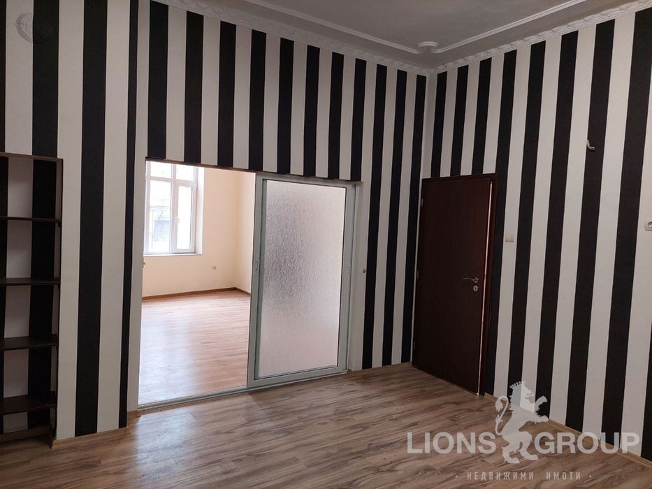 Дава се под наем Офис в Варна, Център - 75 кв.м за 648.21 € - Снимка #4