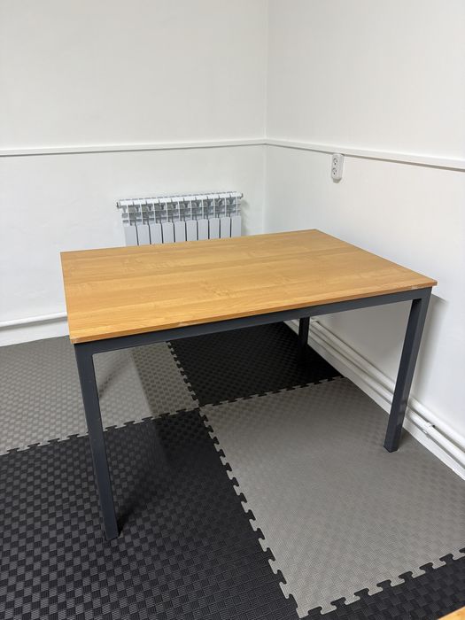 стол с серыми ножками б/у   120*80