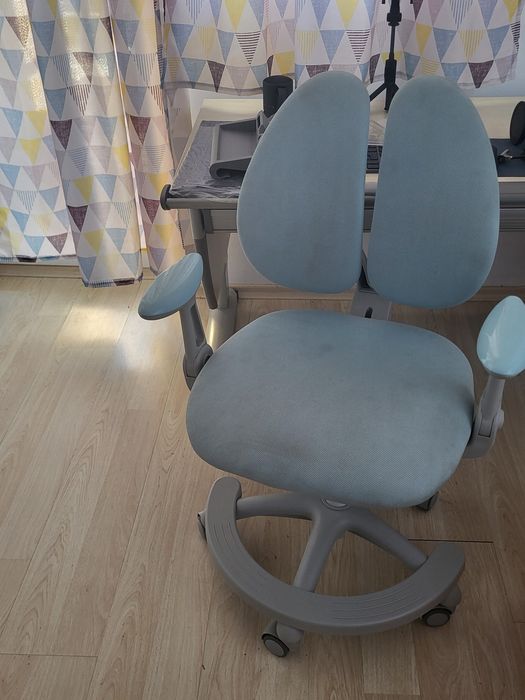 Ергономичен ученически стол