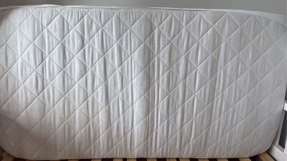 Pat Montessori, cu saltea cocos