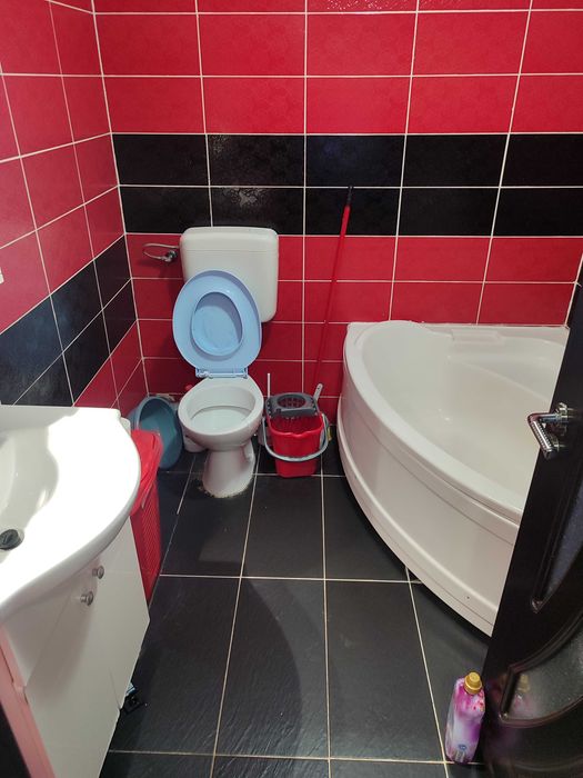 Închiriez garsonieră 36 mp militari residence la mansarda