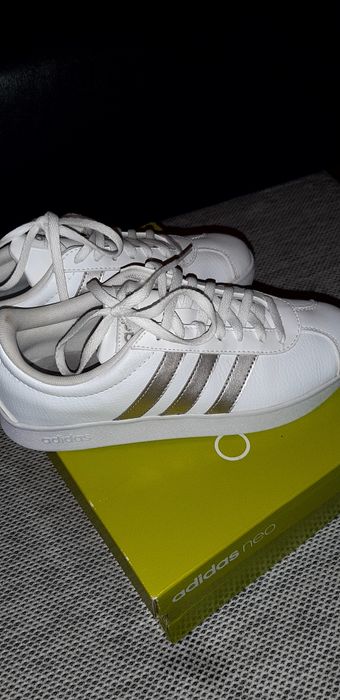 Кецове Adidas номер 36.