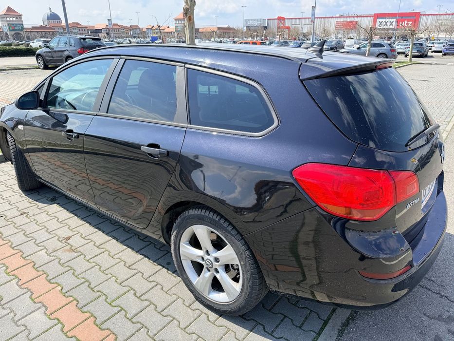 Opel Astra Opel Astra J 1.7 CDTI Sports Tourer - investitii recente