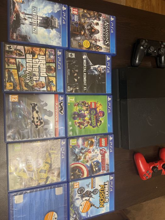 PS4 Fat + 2 джойстика + 10 игри