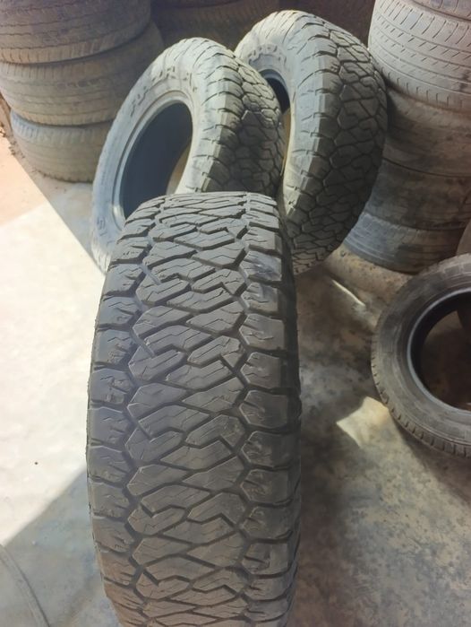 Maxxis Razr A/T 285/70/17