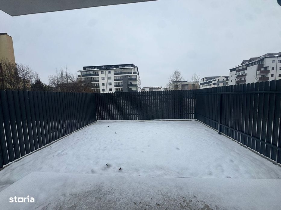 Apartament 3 camere cu balcon si curte/ loc de parcare/ statie STB