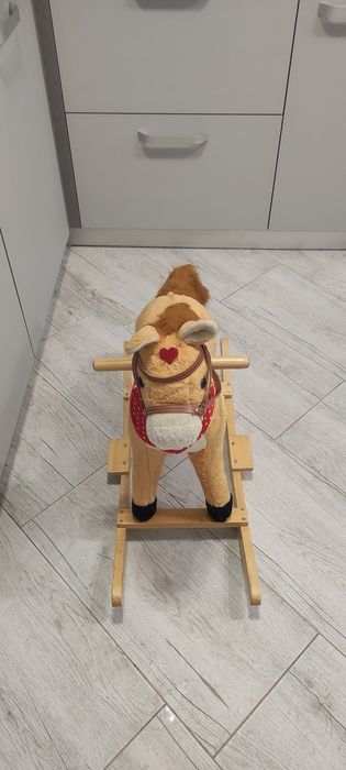 Детско музикално конче