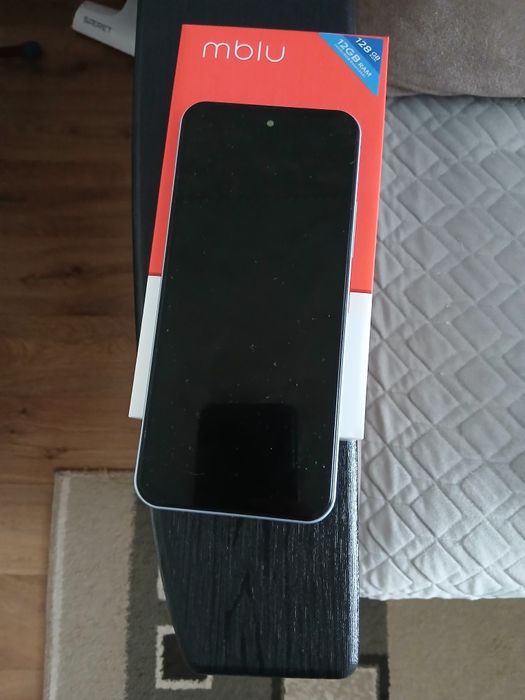 Продам новый телефон на гарантии