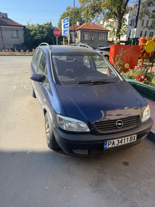 Кола опел зафира
