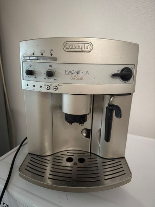 Кофемашина DeLonghi