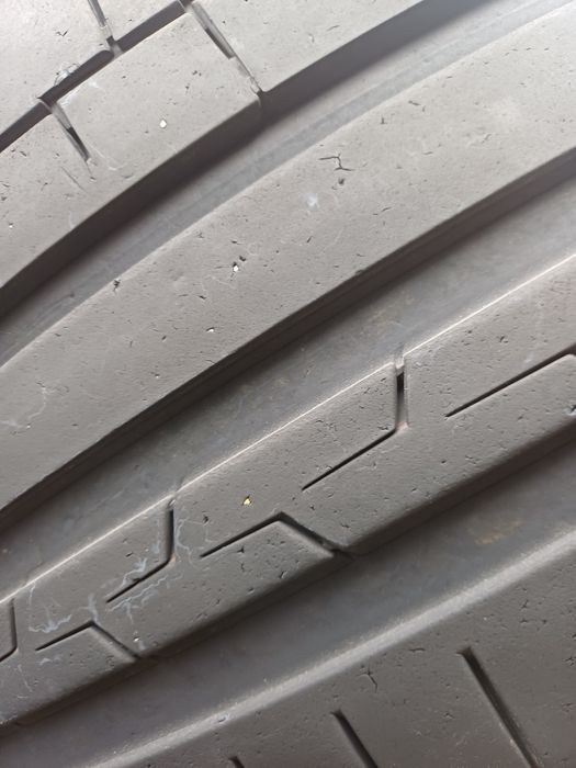 Гуми 255/35/19 Континентал