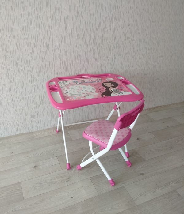 Парта в хорошем состоянии.