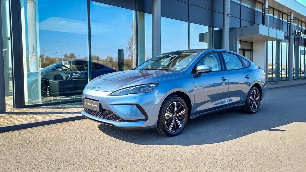 Byd Seal 5 BYD SEAL 5 DM-i 4 uși Design PHEV 179 CP AT în stoc