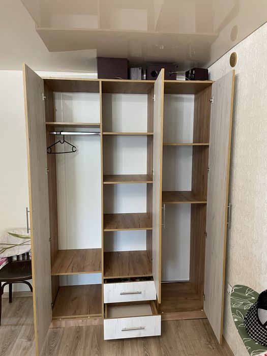 Продам шкаф срочно самовывоз