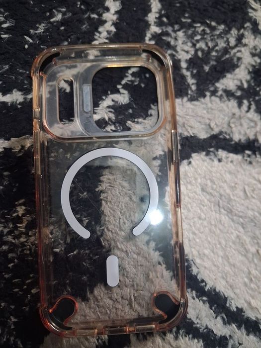Vând husa iphone 17 pro