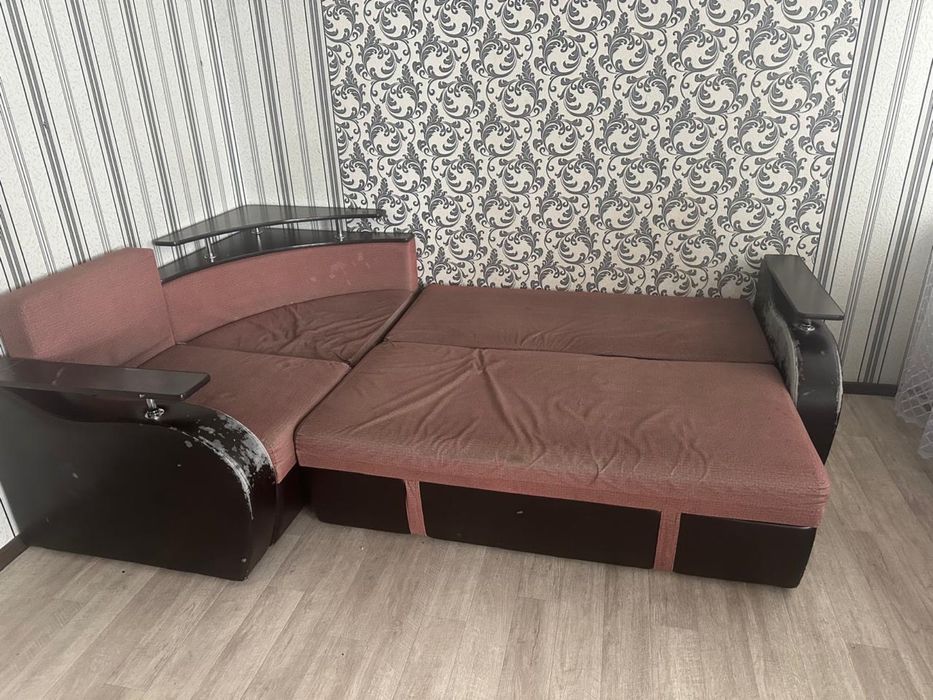 Отдам даром диван и кресло