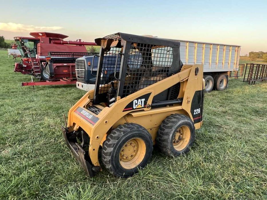 Янги CAT 226 гилдиракли мини-юклагич, CAT 226 мини-погрузчик колесный