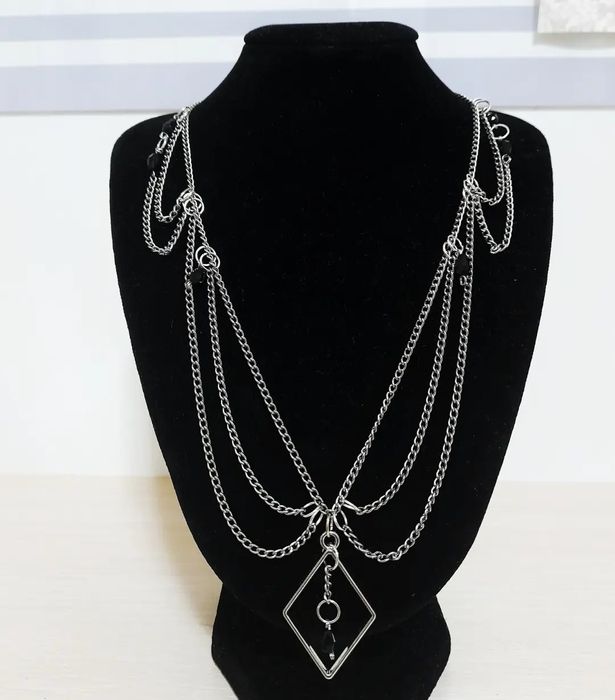 Подвеска в готическом стиле