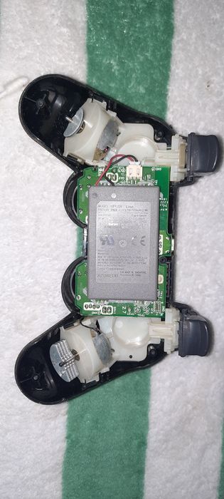 PS3 Pult arginal srochna sotiladi