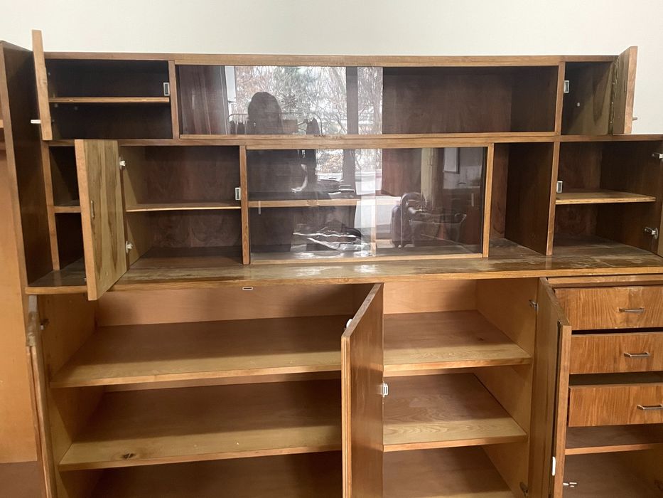 Бюфет и/или гардероб, дървени - подаряват се