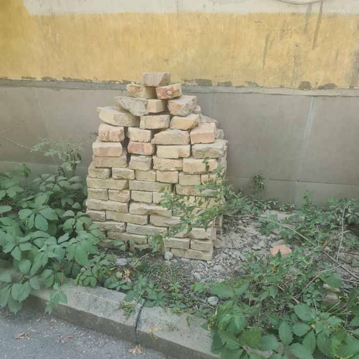 Кирпичи бесплатно