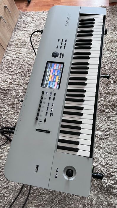 Korg Nautilus 61 AT ( ediție limitată) gri