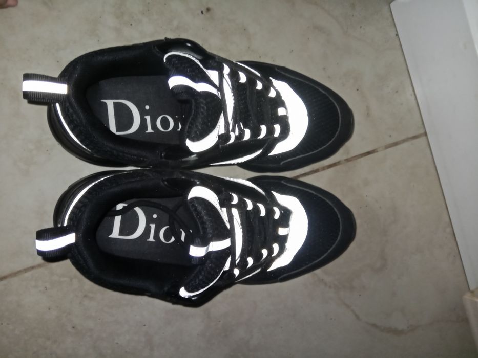 Продам DIOR B22 носил 3 раза