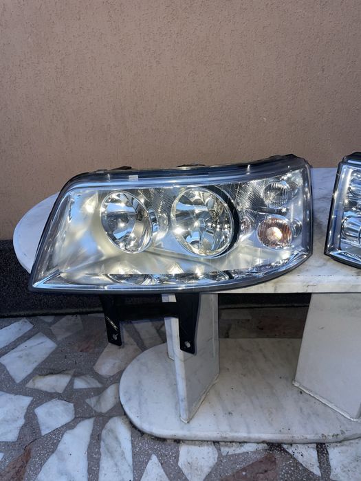 Far Stanga dreapta Volkswagen Transportet Caravelle Multivan 2003/2009