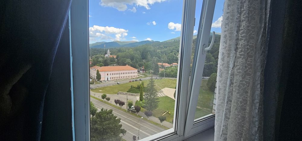 Vand apartament 2 camere Lupeni Hunedoara