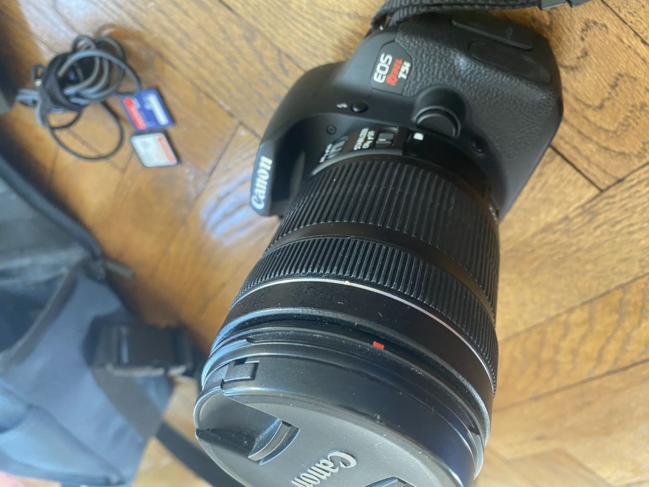 Фотоапарат Canon EOS Rebel T5i