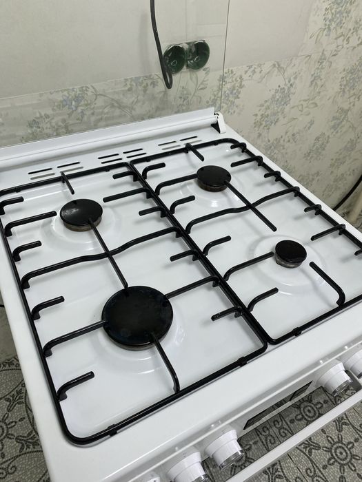 Продам газовую плиту