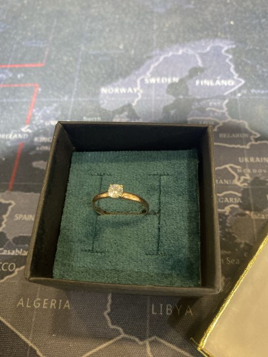 Продается золотое кольцо 585 пробы