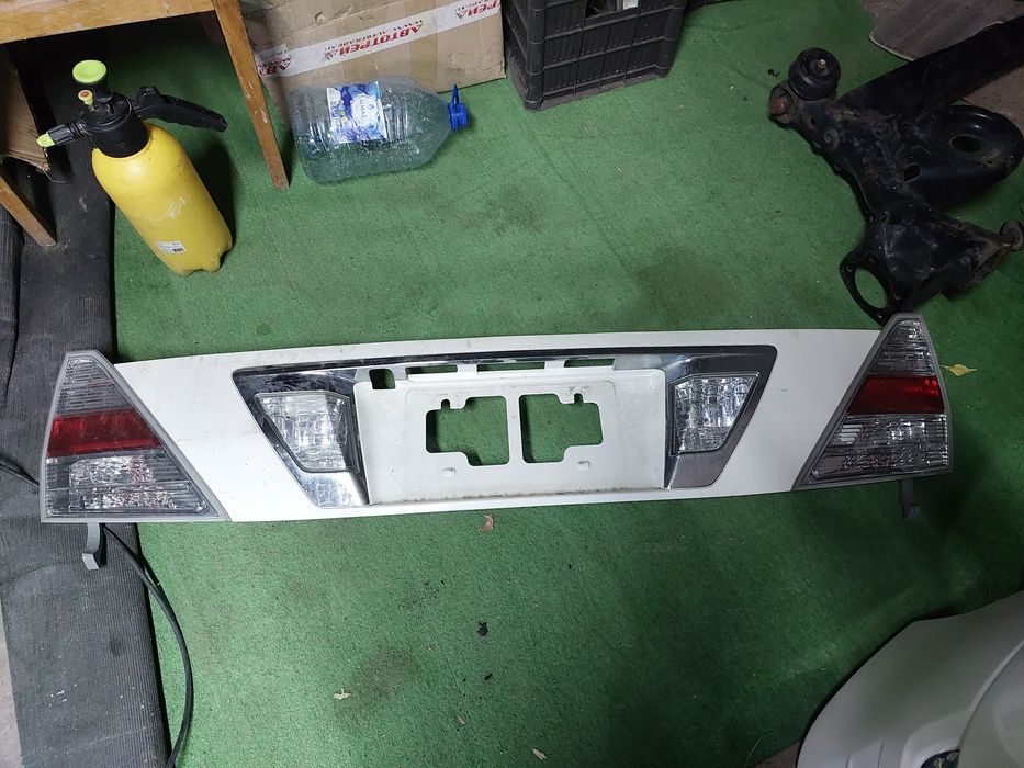 Задний фонарь тойота альфард гибрид
