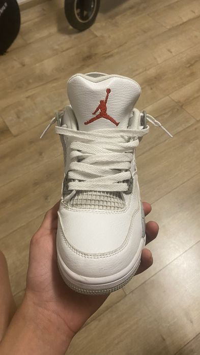 Jordan 4 oreo.