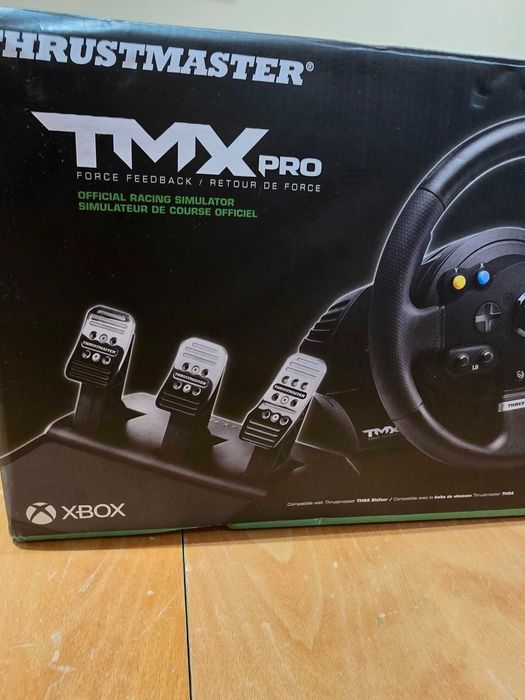 Продавам PC волан с три педала TMX PRO на THRUSTMASTER