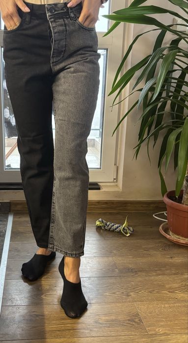 Нови дънки с висока талия