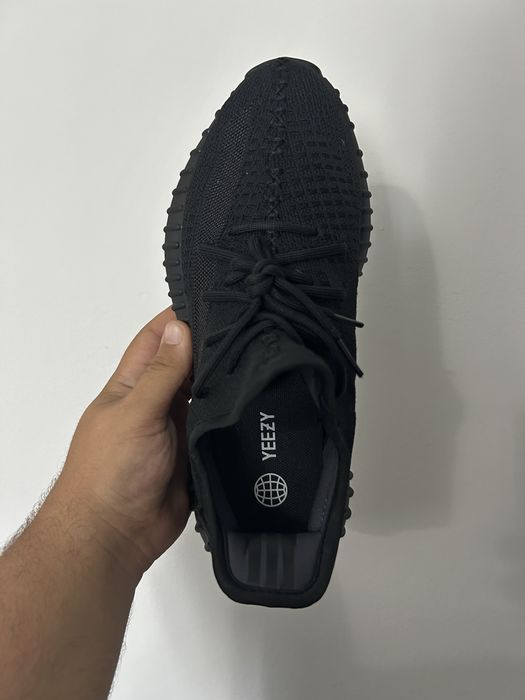 Yeezy 350 V2 Onyx marimea 42