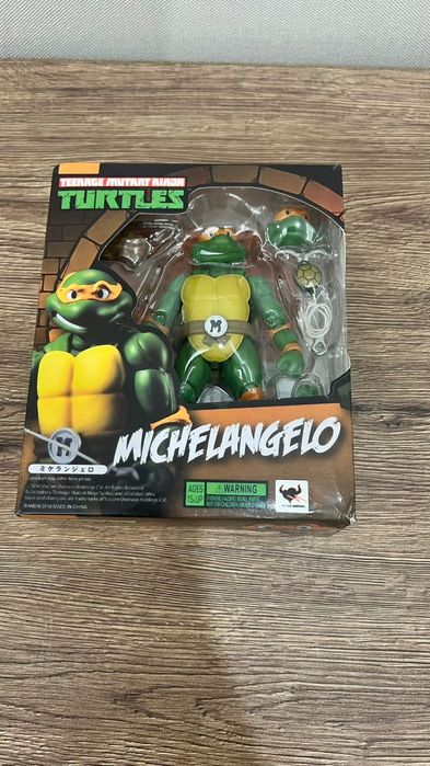 Продам фигурку черепашек ниндзя