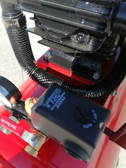 300 литра Професионален компресор за въздух