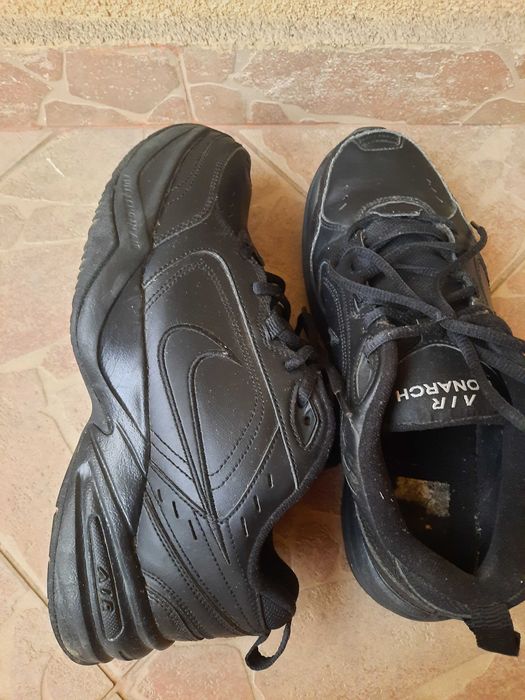 Спортни обувки Nike AIR MONARCH