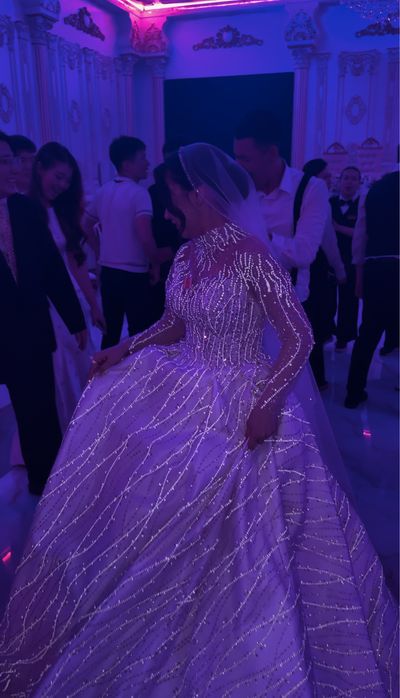 Необычное свадебное платье Glow effect